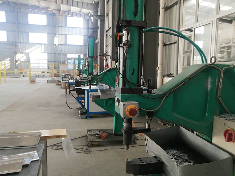 生產(chǎn)設(shè)備